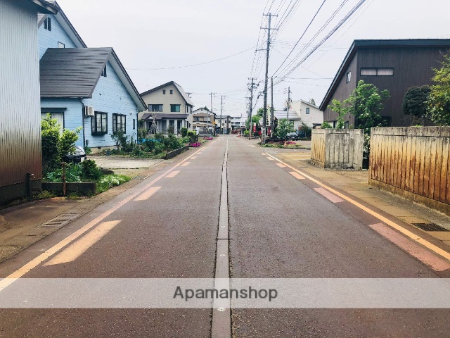 その他　前面道路（その他）まで0m