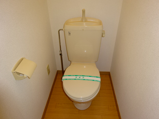 トイレ　ウォシュレット設置。