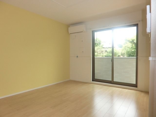居室・リビング　採光の良い明るいお部屋です