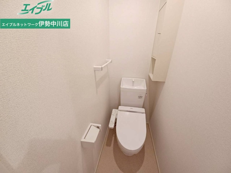 トイレ　同型参考写真です