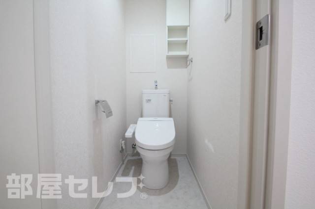 トイレ　※１０２号室の写真です。