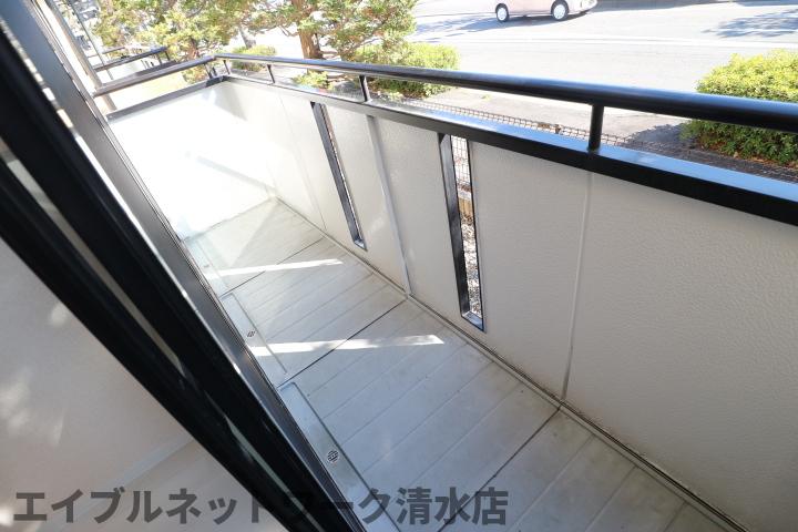 バルコニー　陽当たり良好なバルコニーです