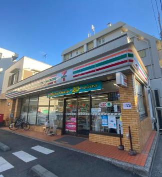 コンビニ　セブンイレブン世田谷赤堤2丁目店（コンビニ）まで174m
