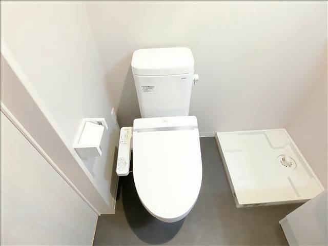 トイレ　温水洗浄便座付き