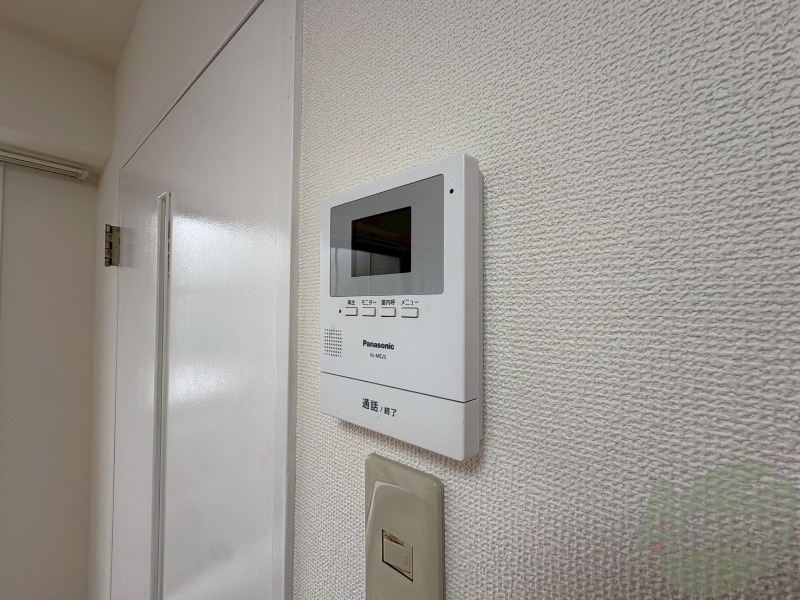 セキュリティ　ＴＶモニター付インターホンです。来客者の顔が見えるので安心！