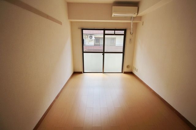 居室・リビング　★広々7帖の洋室です★※別部屋の参考お写真です