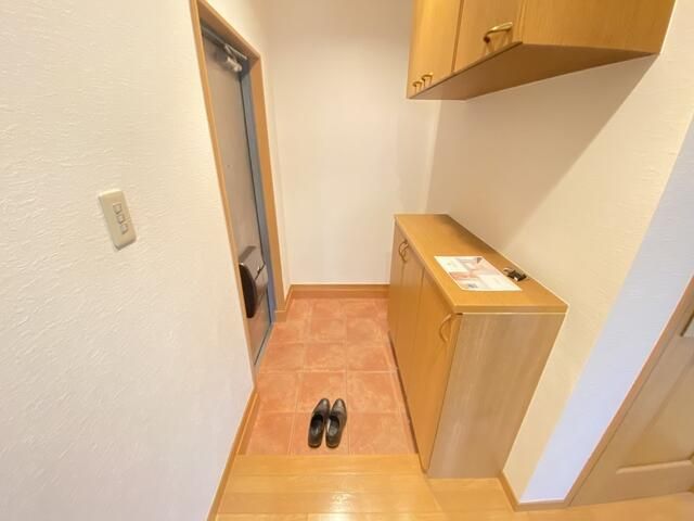 玄関　参考写真　別号室の写真です
