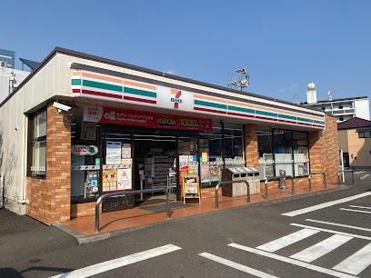 コンビニ　セブンイレブン　宮崎旭1丁目店（コンビニ）まで300m