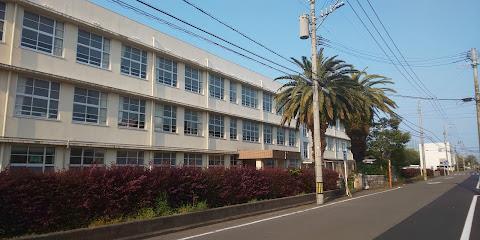中学校　宮崎中学校（中学校）まで550m