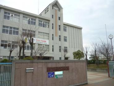 中学校　神戸市立吉田中学校（中学校）まで1098m