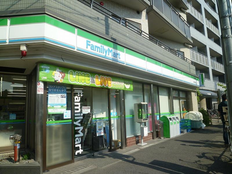 コンビニ　ファミリーマート（コンビニ）まで240m