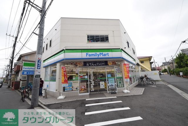 コンビニ　ファミリーマートひばりヶ丘駅東店（コンビニ）まで830m