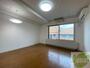 居室・リビング　広くてキレイなお部屋が広がっていて、充実した生活が送れそう。