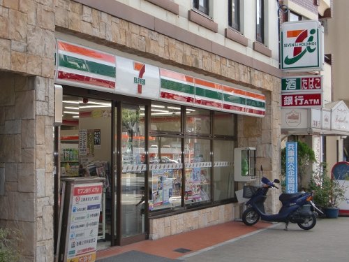 コンビニ　セブンイレブン アントレマルシェ新神戸店（コンビニ）まで629m