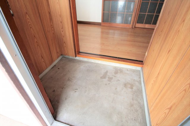 玄関　広々とした玄関です♪