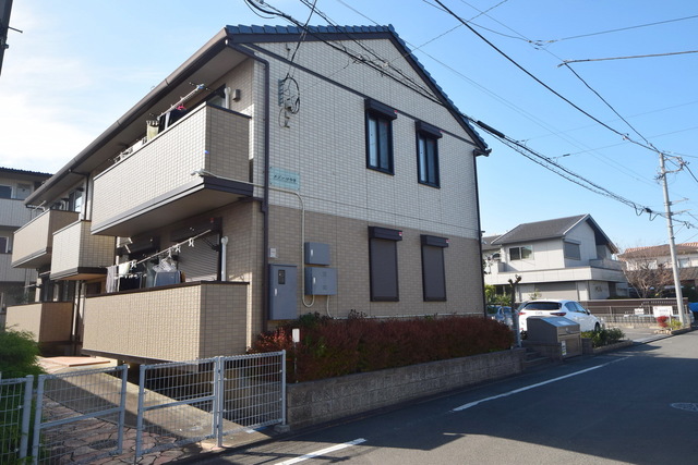 建物外観　～落ち着いた住宅地に立地します～