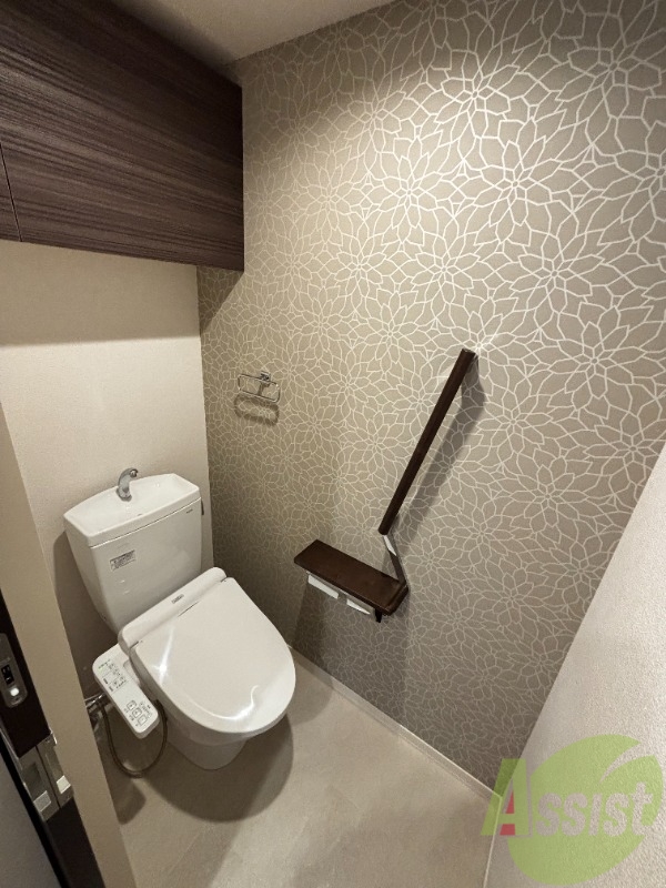 トイレ　トイレはウォシュレット機能付きです。安心して使用できますね。