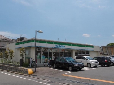 コンビニ　ファミリーマート 鎌田水神橋店（コンビニ）まで645m