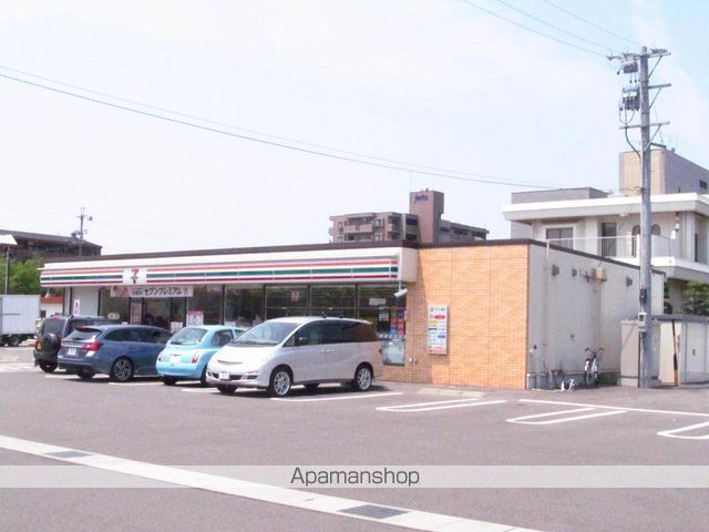 コンビニ　セブンイレブン（コンビニ）まで616m