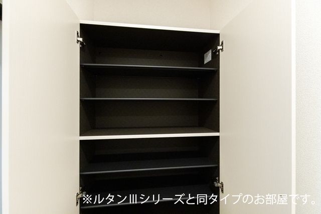 玄関　同メーカー施工例