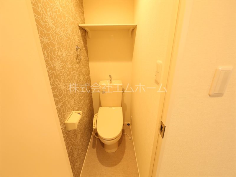 トイレ　温水洗浄暖房便座付トイレ