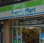 コンビニ　ファミリーマートサンズ市谷柳町店（コンビニ）まで158m