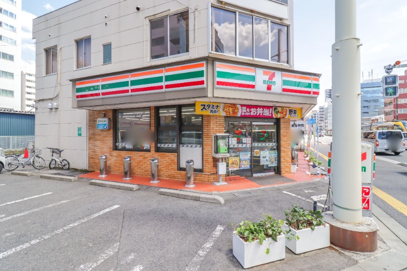 コンビニ　セブンイレブン宇都宮駅東口店（コンビニ）まで211m