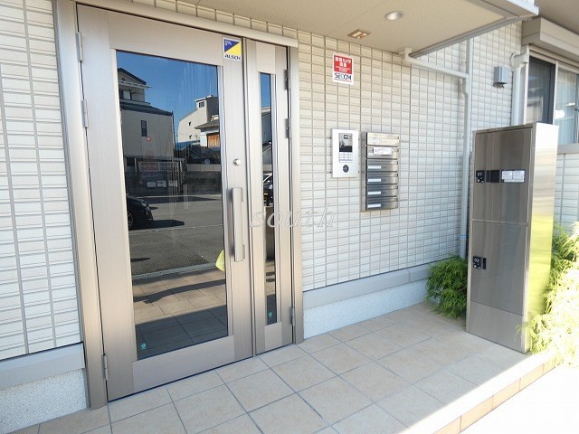 カーサ ポポラーレの外観写真
