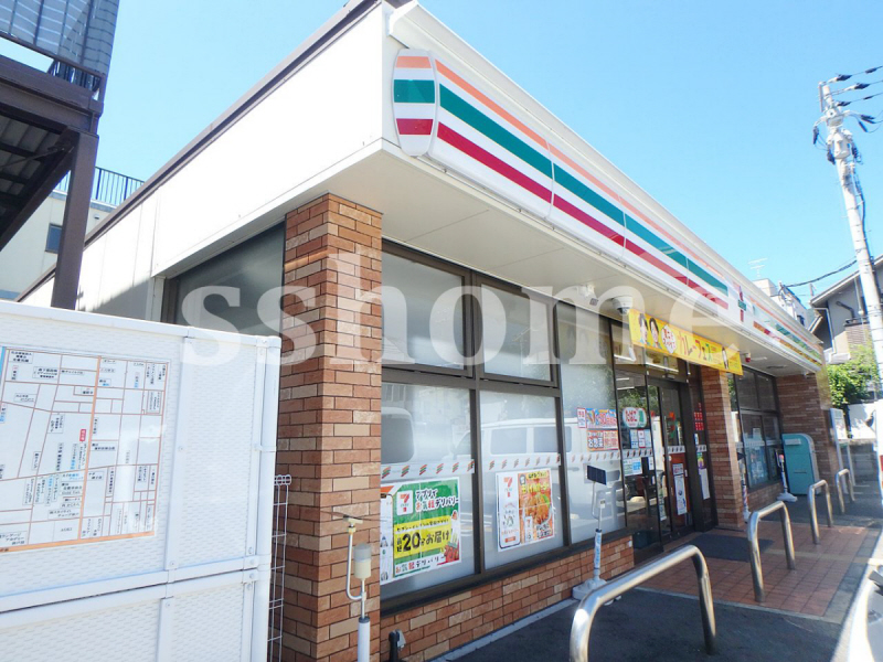コンビニ　セブンイレブン（コンビニ）まで147m