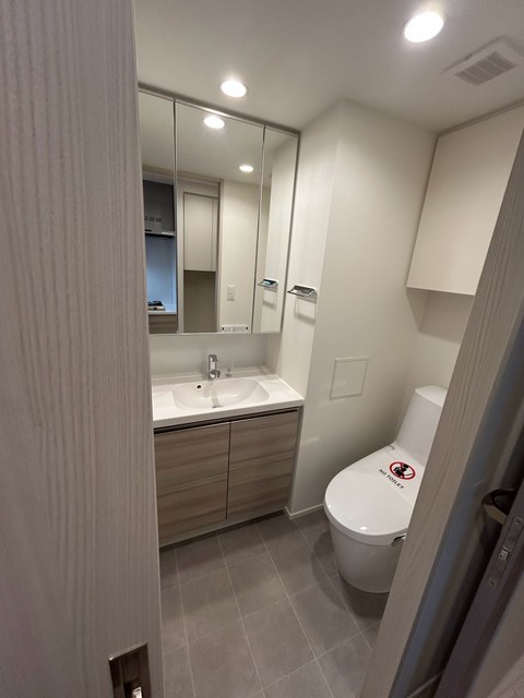 洗面設備　別部屋参照写真