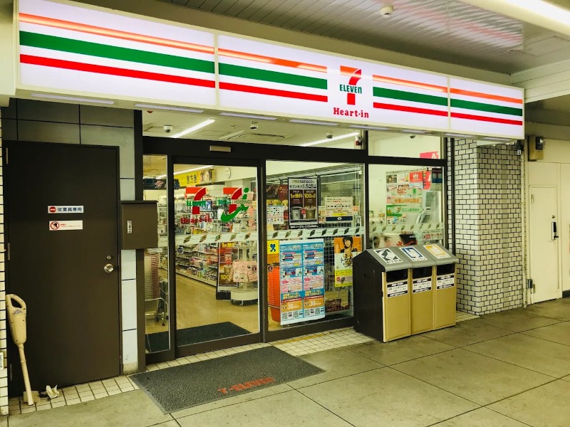 コンビニ　セブンイレブンハートインJR須磨駅改札口店（コンビニ）まで776m