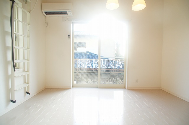 居室・リビング　開放感のあるゆったりとしたお部屋です♪