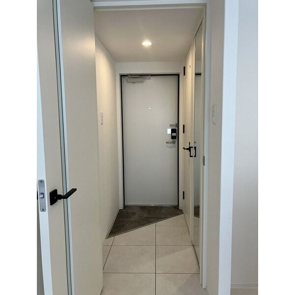 SHU RESIDENCE菊水の玄関写真
