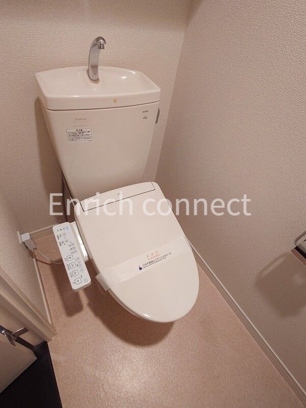 ＪＲ山手線 目黒駅 徒歩7分 25階建 築19年のトイレ写真