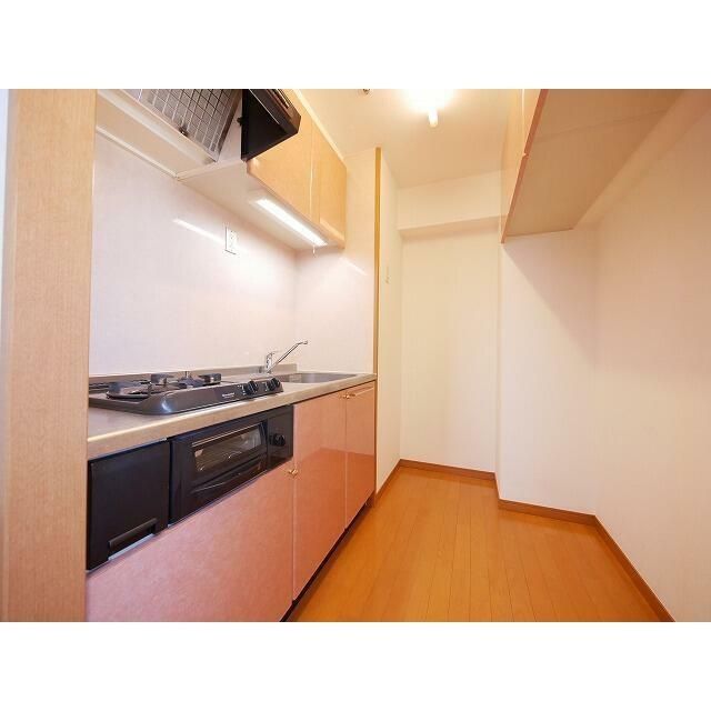 キッチン　同物件別部屋のお写真になります。現況優先です。