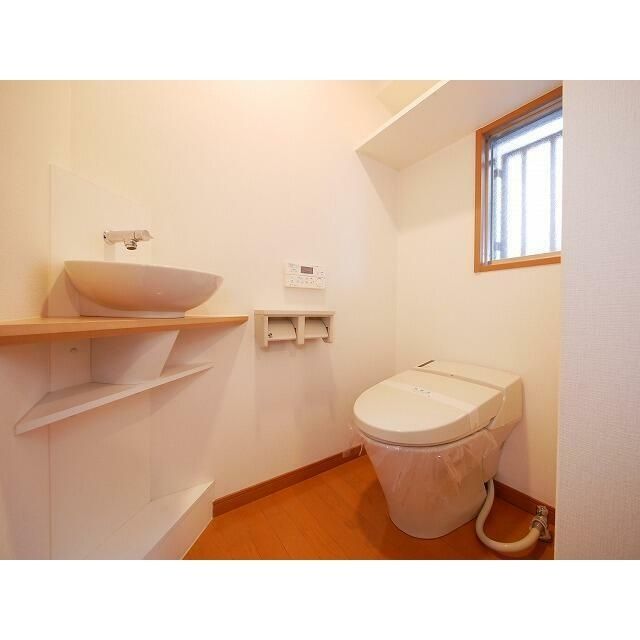 トイレ　同物件別部屋のお写真になります。現況優先です。