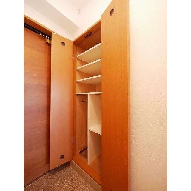 収納　同物件別部屋のお写真になります。現況優先です。