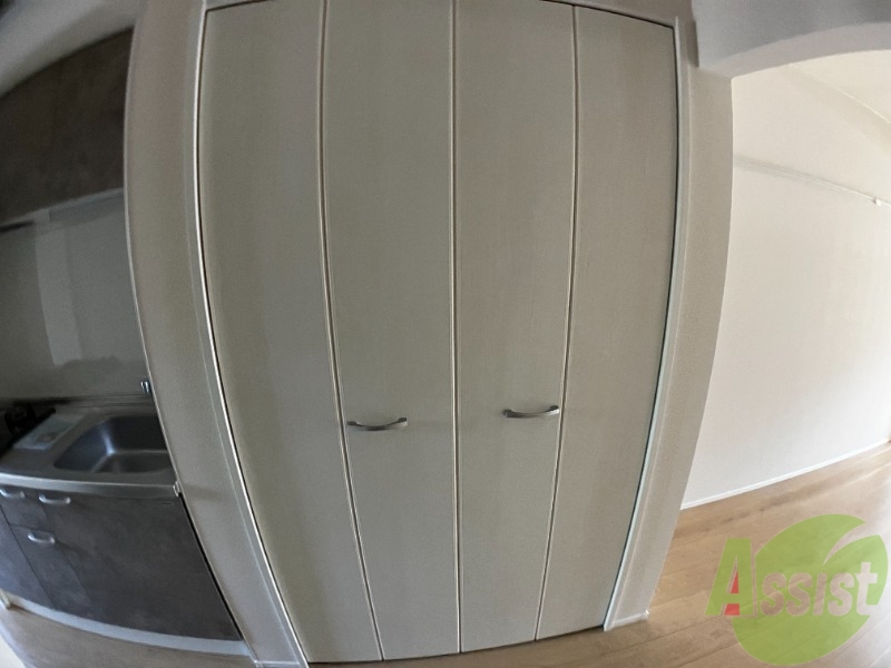 収納　メインの収納です。両開きは使いやすいですね