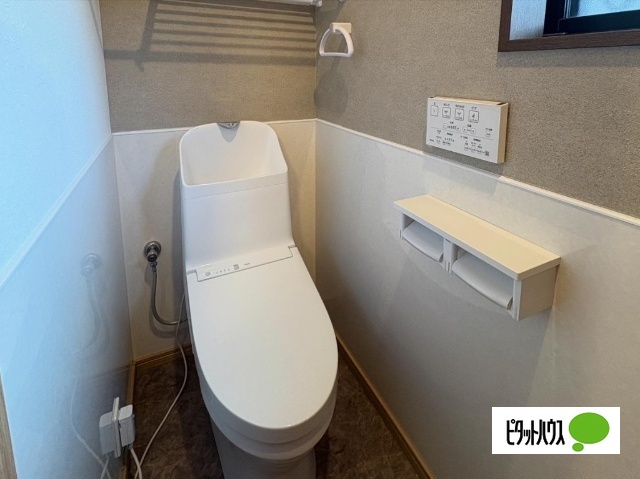 知手中央貸家のトイレ写真