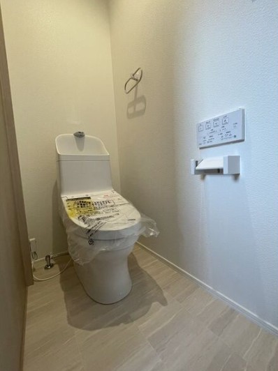 西志賀町2丁目貸家のトイレ写真