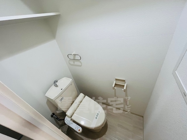 ＪＲ東海道本線 高槻駅 徒歩3分 7階建 築14年のトイレ写真