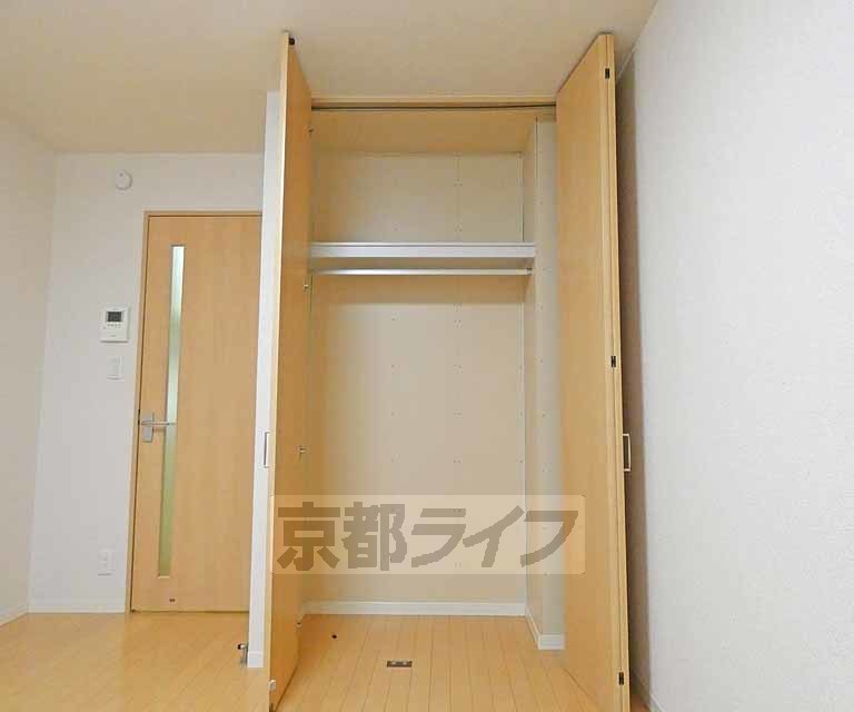 バルコニー　洗濯物がたくさん干せますね。