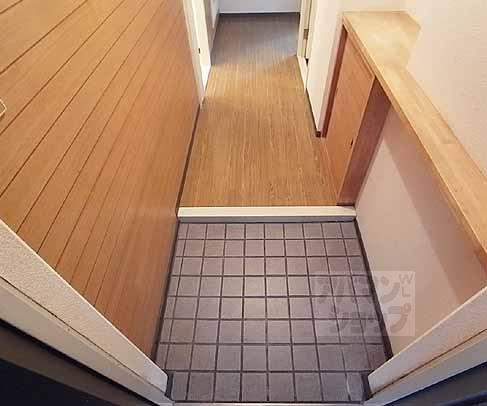 ピアレス円勝寺の玄関写真