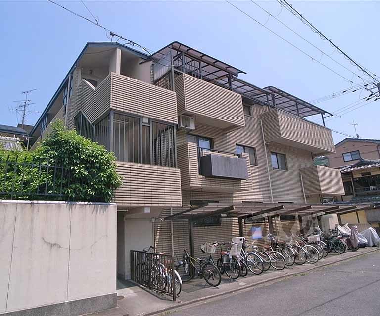 ピアレス円勝寺の外観写真