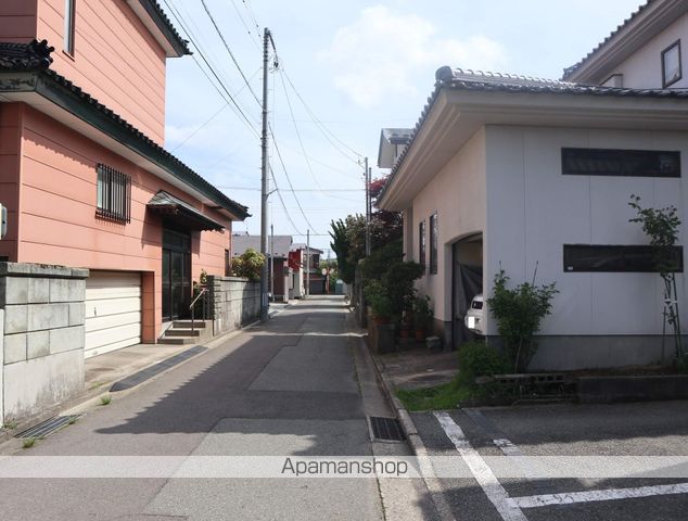 その他　前面道路（その他）まで0m