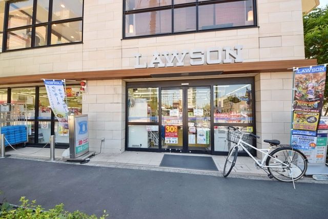 コンビニ　ローソン成城6丁目店（コンビニ）まで366m