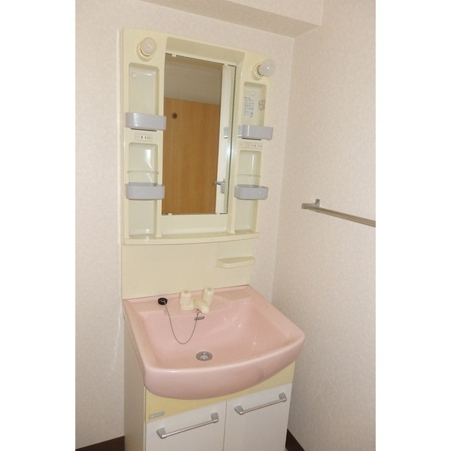 洗面設備　参考　別のお部屋の写真です