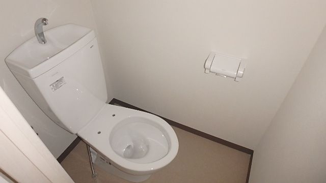 阪神本線 淀川駅 徒歩7分 9階建 築7年のトイレ写真