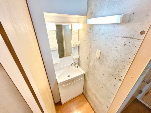 洗面設備　別のお部屋の写真です。
