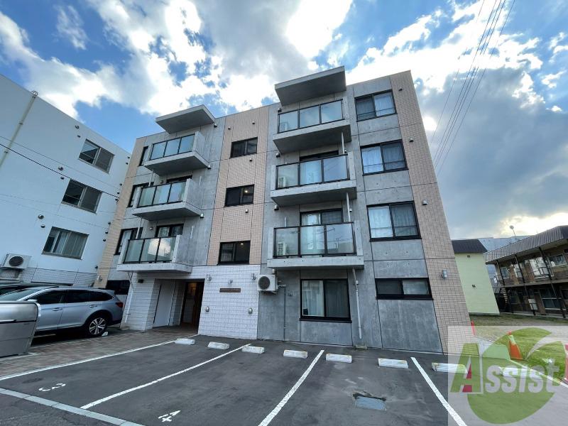 建物外観　札幌市西区八軒３条西「ＲＥＳＯＮＡＲ　ＳＡＰＰＯＲＯ」